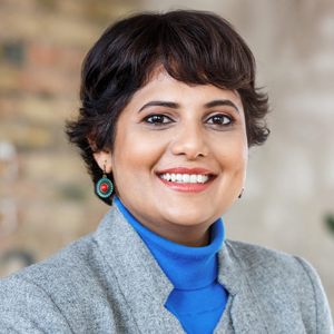 Foto-RuchaAmbekar-6659_final_02-scaled_300x300px